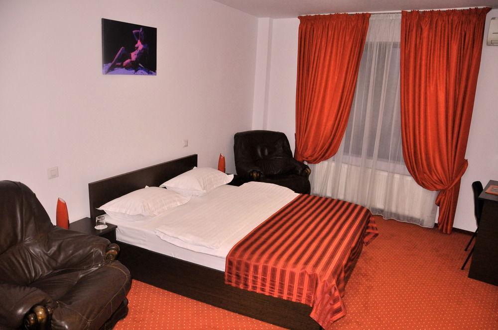 Hotel Pascu Bucarest Esterno foto